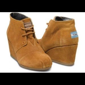 TOMS chestnut suede desert wedges